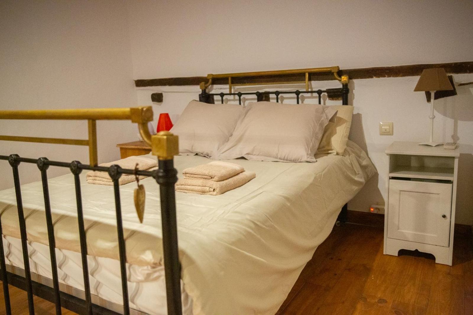 La Casita De La Corredera Apartment Candeleda Bagian luar foto
