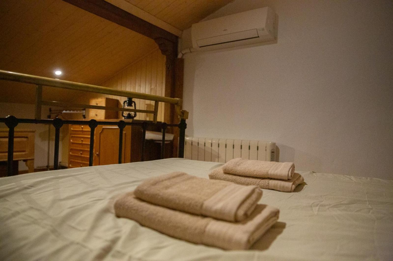 La Casita De La Corredera Apartment Candeleda Bagian luar foto